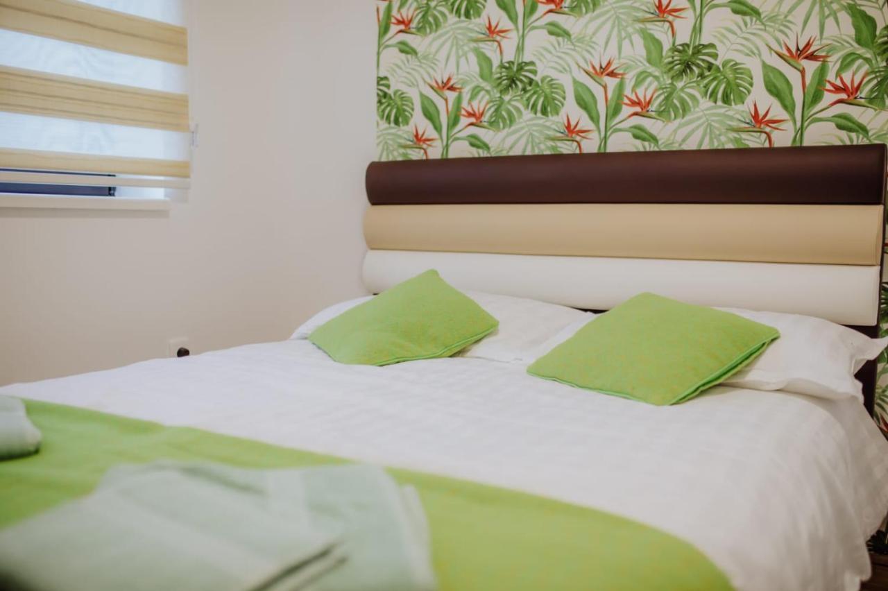 Dream Garden Apartments ズラティボール エクステリア 写真